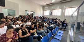 Professores de Porto Nacional paralisam atividades e cobram valorização da carreira